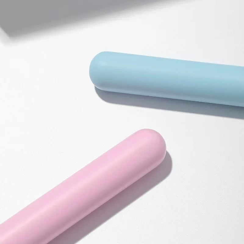 A full set of makeup tools including 7 colored makeup brushes